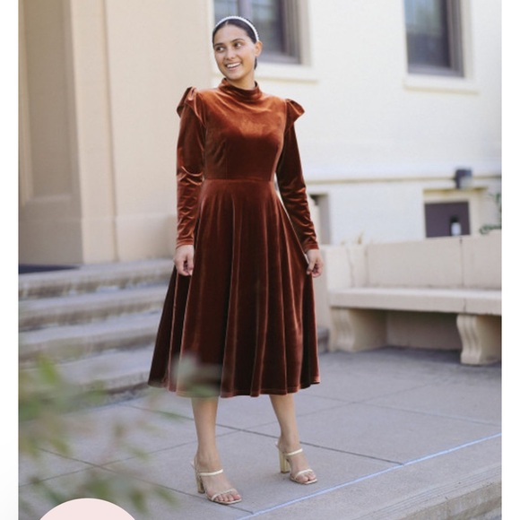 Hey just want to get something new! Only wore once! It’s perfect condition! - Picture 2 of 3